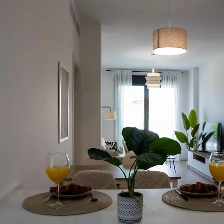 New! Luxury 3br With Pool & Free Parking * Tomares