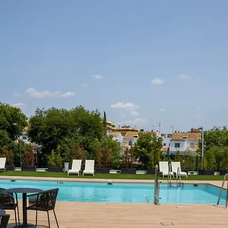 New! Luxury 3br With Pool & Free Parking Apartment Tomares