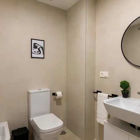 New! Luxury 3br With Pool & Free Parking Tomares