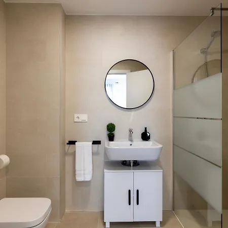 New! Luxury 3br With Pool & Free Parking *