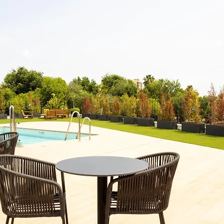 New! Luxury 3br With Pool & Free Parking *