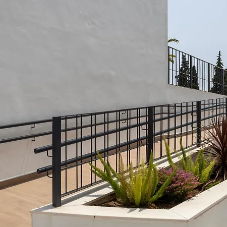 New! Luxury 3br With Pool & Free Parking Tomares