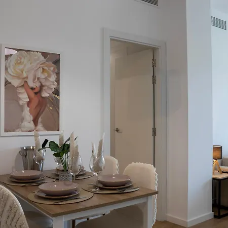 New! Luxury 3br With Pool & Free Parking Apartment