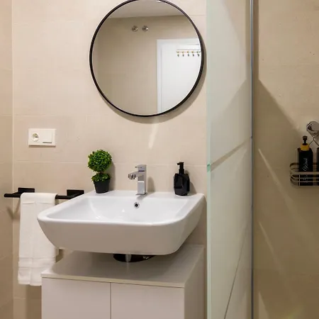 Apartment New! Luxury 3br With Pool & Free Parking